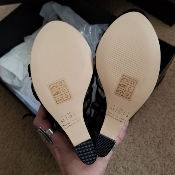 Truth or Dare by Madonna Faroine Black Wedges 6.5 - Picture 3 of 5
